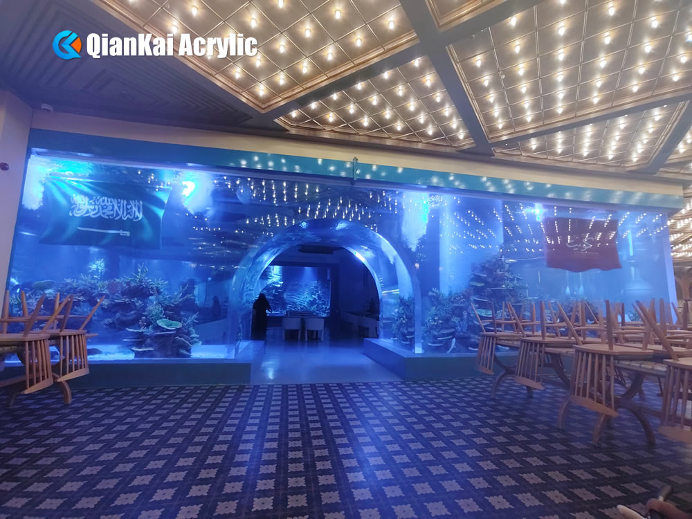 大型海洋餐厅